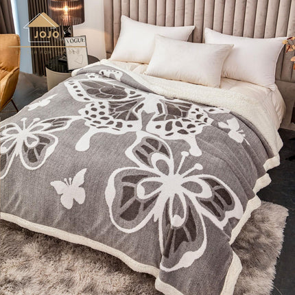 Patura Groasa Cocolino - Pufoasa cu Blanita, model Fluturasi 3D 200x230cm Cod PCJ06