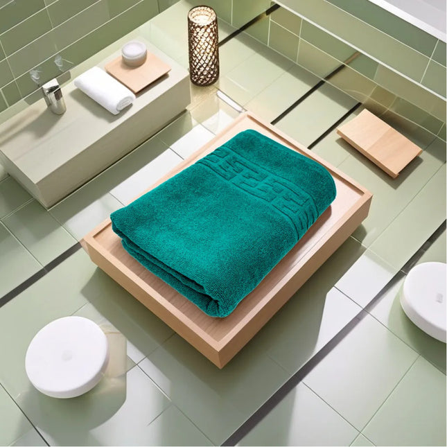 Prosop de Lux 70x130 100% Bumbac Pieptanat 650 g/mp- Verde Smarald - Casa Super