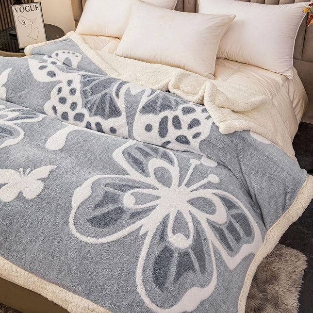 Patura Groasa Cocolino - Pufoasa cu Blanita, model Fluturasi 3D 200x230cm Cod PCJ04