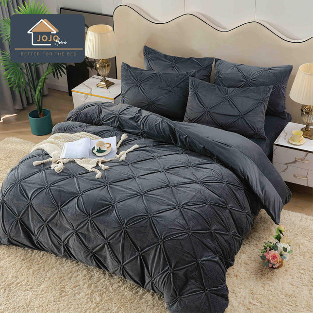 Lenjerie Pat Dublu din Catifea,Brodata cu Pliuri -Premium Deluxe - Gri Inchis - Casa Super