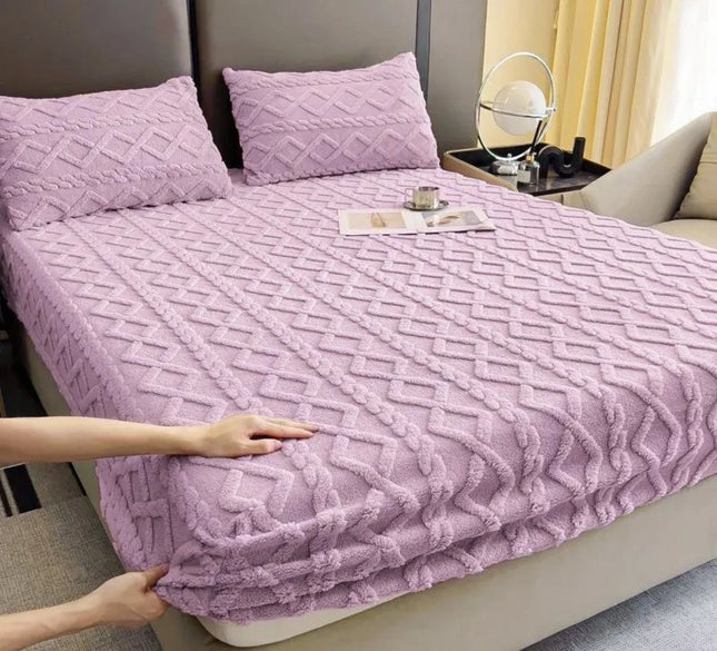Set Husa Pufoasa de Pat Cocolino cu Elastic + 2 Fete de Perna - Lila