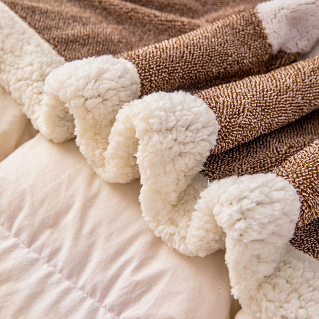 Patura Groasa Cocolino - Pufoasa cu Blanita, model Fluturasi 3D 200x230cm Cod PCJ03