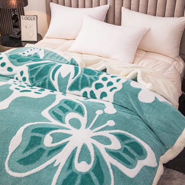 Patura Groasa Cocolino - Pufoasa cu Blanita, model Fluturasi 3D 200x230cm Cod PCJ02