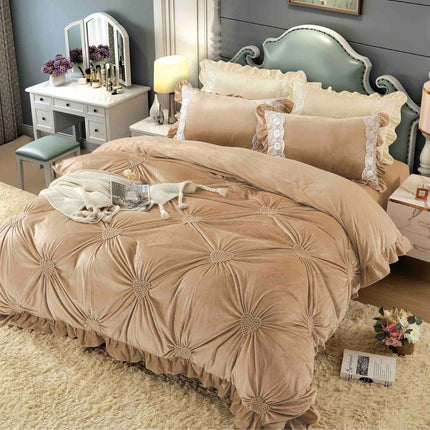 Lenjerie Pat Dublu din Catifea,Brodata cu Inimi -Premium Deluxe - Bej - Casa Super