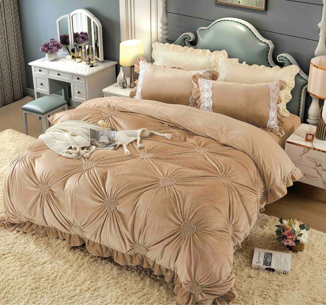 Lenjerie Pat Dublu din Catifea,Brodata cu Inimi -Premium Deluxe - Bej - Casa Super
