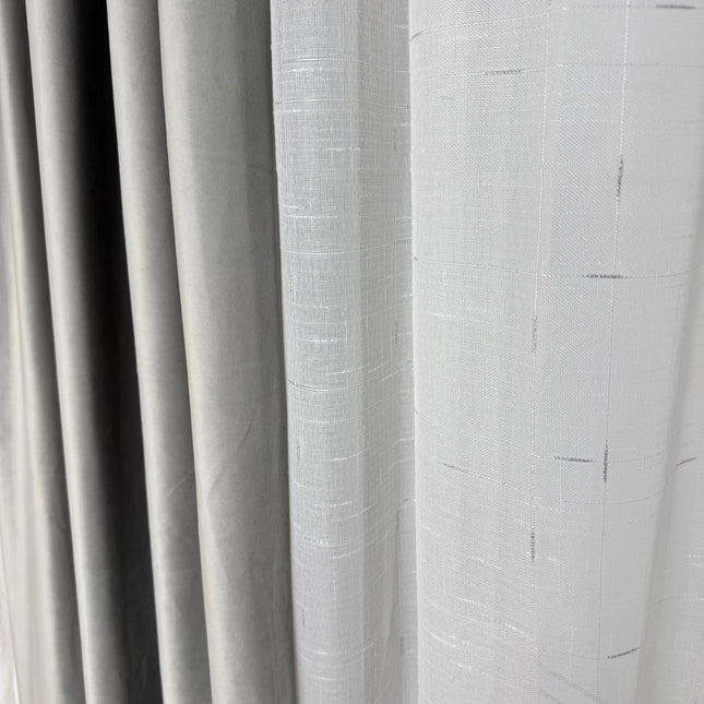 Set Aurora Silver - Perdea din In Gold Touch si Draperie din Catifea 80% Blackout - Gata Cusute cu Tiv si Rejansa Cod SC18