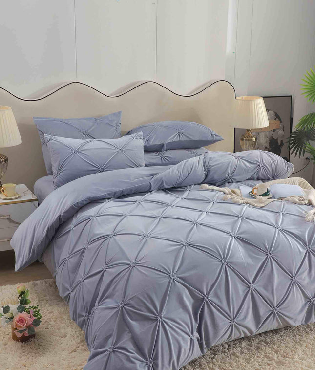 Lenjerie Pat Dublu din Catifea,Brodata cu Pliuri -Premium Deluxe - Gri Deschis - Casa Super