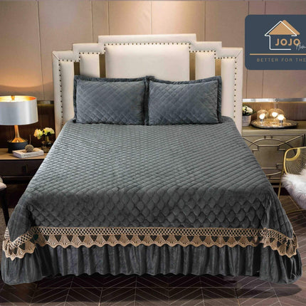Set 3 Piese - Cuvertura Brodata din Catifea 230x250 cm + 2 Fete Perna | Cod CUV15 - Casa Super
