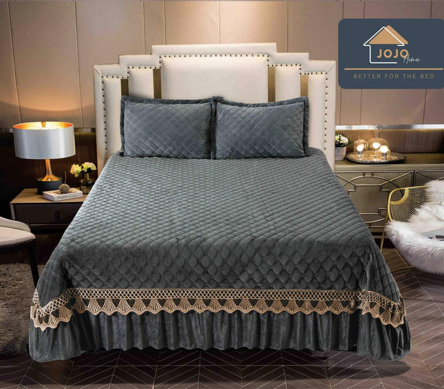 Set 3 Piese - Cuvertura Brodata din Catifea 230x250 cm + 2 Fete Perna | Cod CUV15 - Casa Super