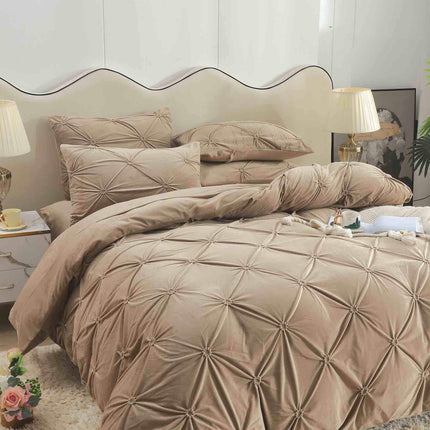 Lenjerie Pat Dublu din Catifea,Brodata cu Pliuri -Premium Deluxe - Maro - Casa Super