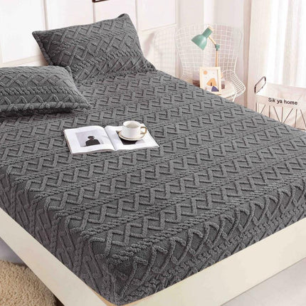 Set Husa Pufoasa de Pat Cocolino cu Elastic + 2 Fete de Perna - Gri Inchis