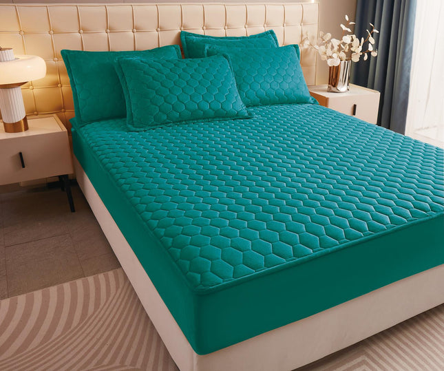 Husa Pufoasa de Pat din Catifea Matlasata+ 2 Fete de Perna - Turcoaz -Cod TP04