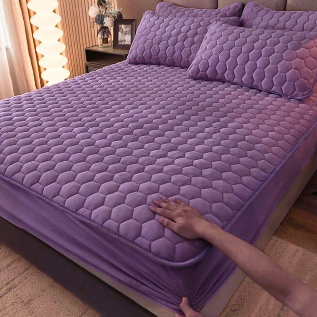 Husa Pufoasa de Pat din Catifea Matlasata 160x200 + 2 Fete de Perna - Mov