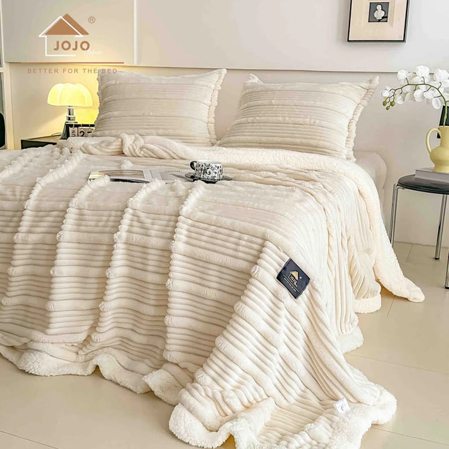 Set Patura Cocolino Groasa cu Blanita si Fermoar 200x230 cm + 2 Fete de Perna - Crem