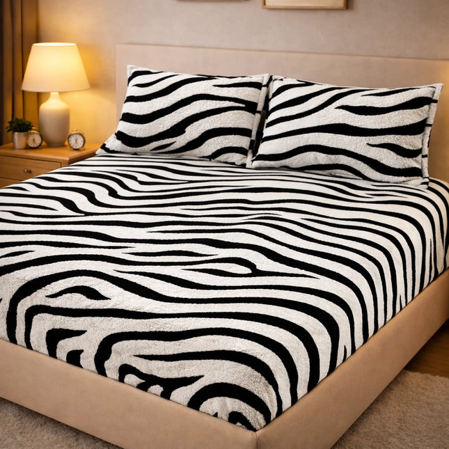 Husa de pat Cocolino cu elastic + 2 fete de perna, model zebra catifelat  COD : HP8