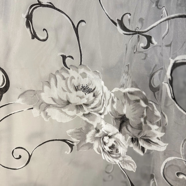 Perdea Organza Imprimata 2,7m x 4m - Gata Cusuta cu Tiv si Rejansa, Model Trandafiri Gri Cod PO2