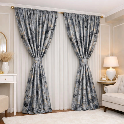Set Bellagio Graphite - Perdea Matase Nobila si Draperie din Catifea cu Insertii 80% Blackout - Gata Cusute cu Tiv si Rejansa Cod SC12
