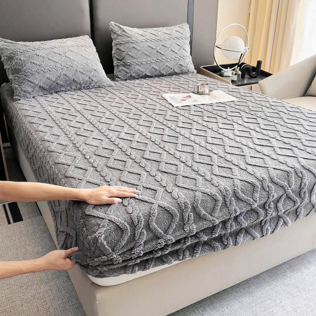 Set Husa Pufoasa de Pat Cocolino cu Elastic + 2 Fete de Perna - Gri Deschis