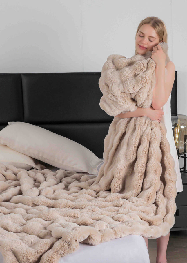 Patura Premium Din Blanita Artificiala de Iepure Cu fermoar 200x230 cm - Crem - Casa Super